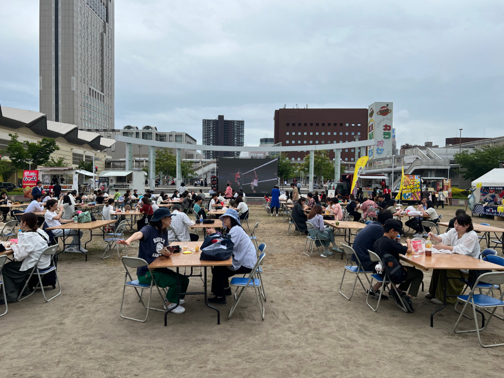 小倉駅前あさの汐風公園でイベント